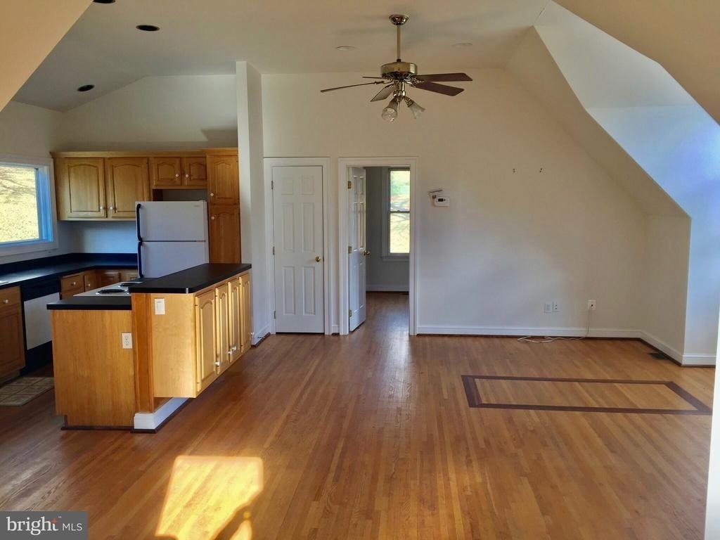 9078 Garage Apt Knoll Run Lane - Photo 3