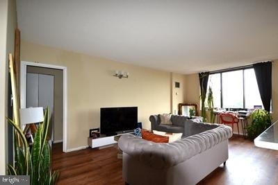 5500 Holmes Run Parkway - Photo 1