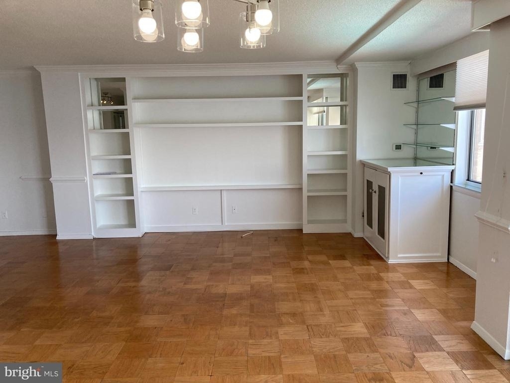 501 Slaters Lane - Photo 4