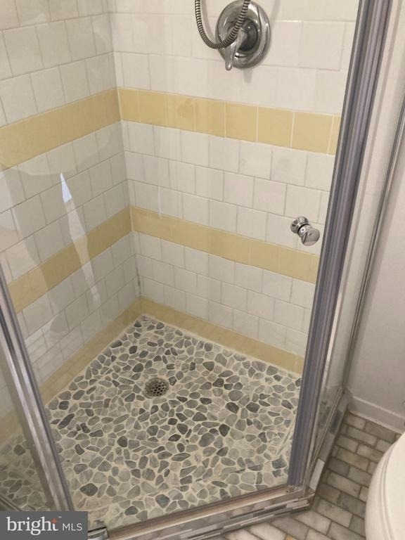 501 Slaters Lane - Photo 16