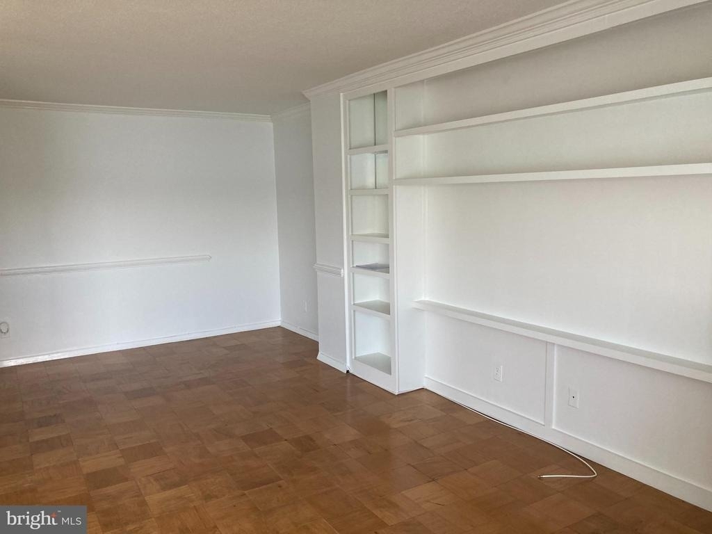 501 Slaters Lane - Photo 5