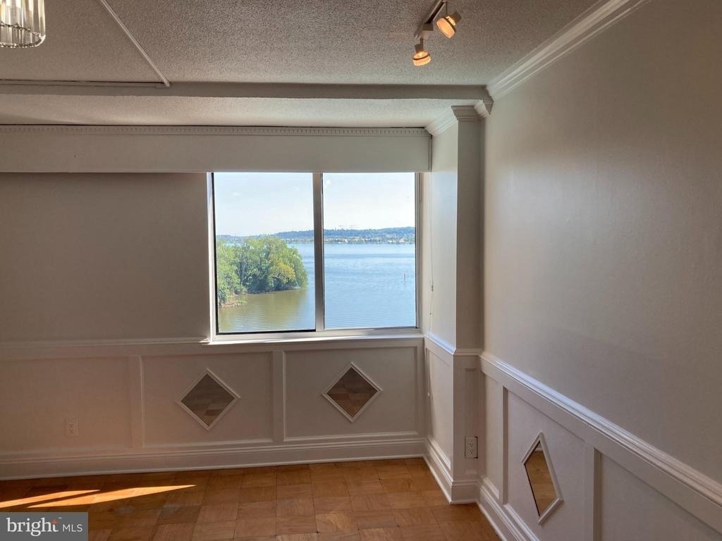501 Slaters Lane - Photo 12
