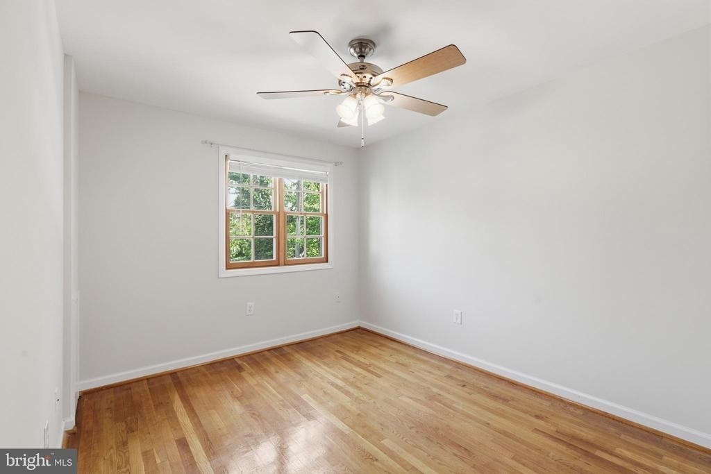 627 N Alfred Street N - Photo 15