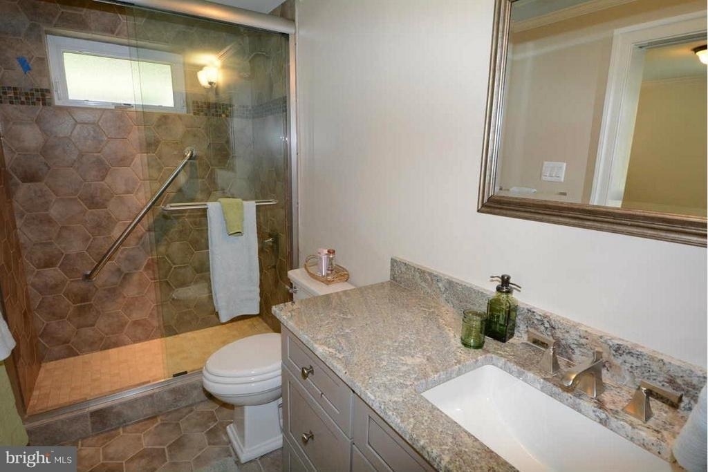 5010 Williamsburg Boulevard - Photo 14