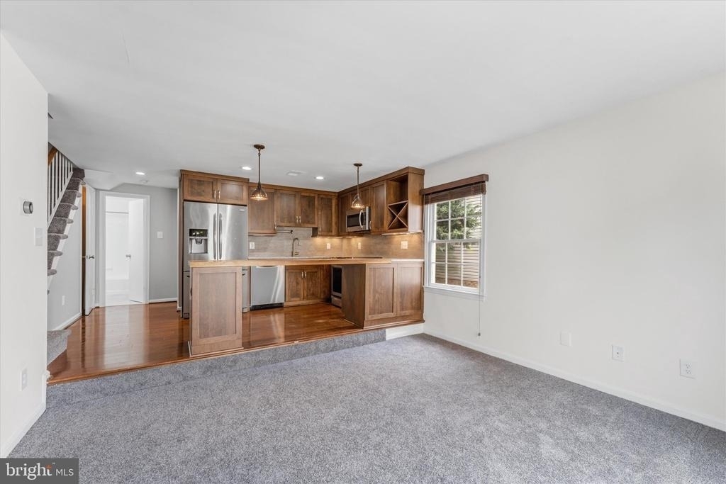 76 N Bedford Street - Photo 3
