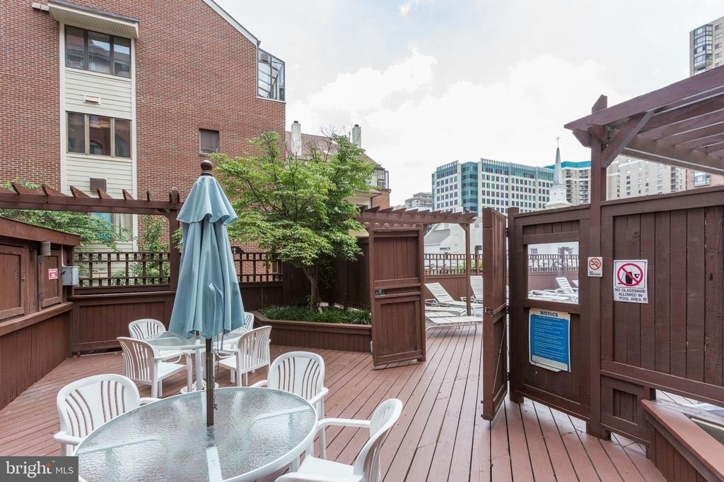 1029 N Stuart Street N - Photo 40