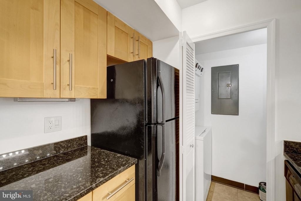 1029 N Stuart Street N - Photo 19
