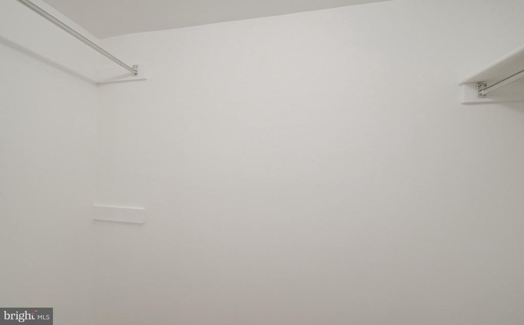 1029 N Stuart Street N - Photo 34
