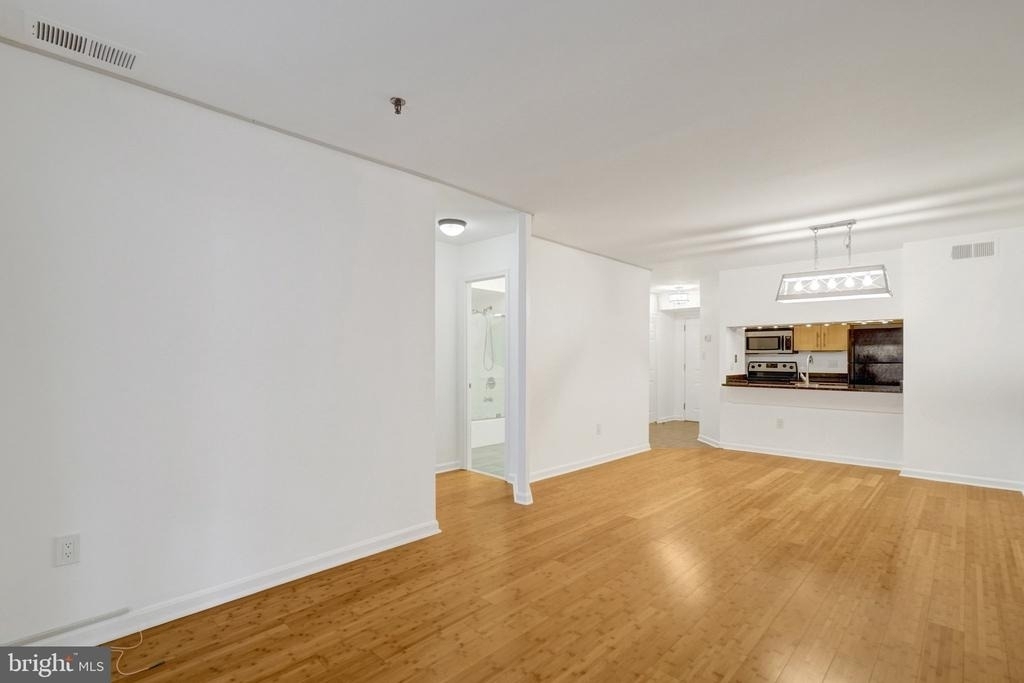 1029 N Stuart Street N - Photo 14
