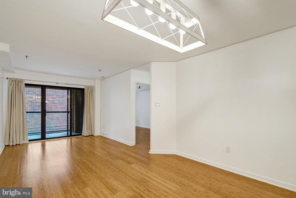 1029 N Stuart Street N - Photo 12