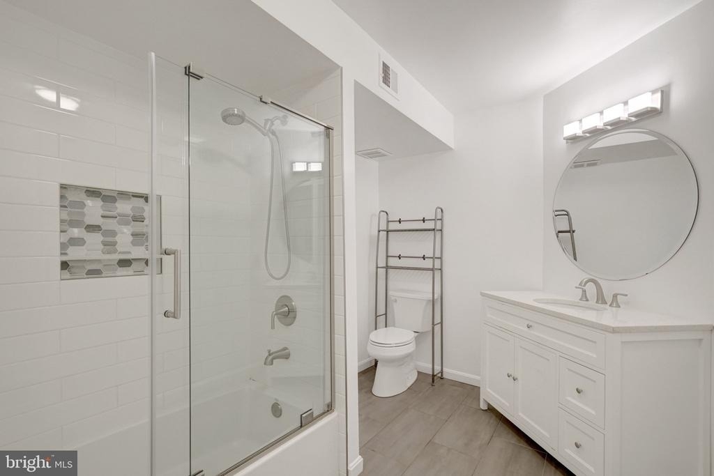 1029 N Stuart Street N - Photo 31