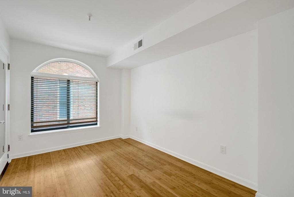 1029 N Stuart Street N - Photo 26