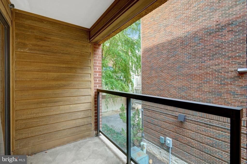 1029 N Stuart Street N - Photo 37