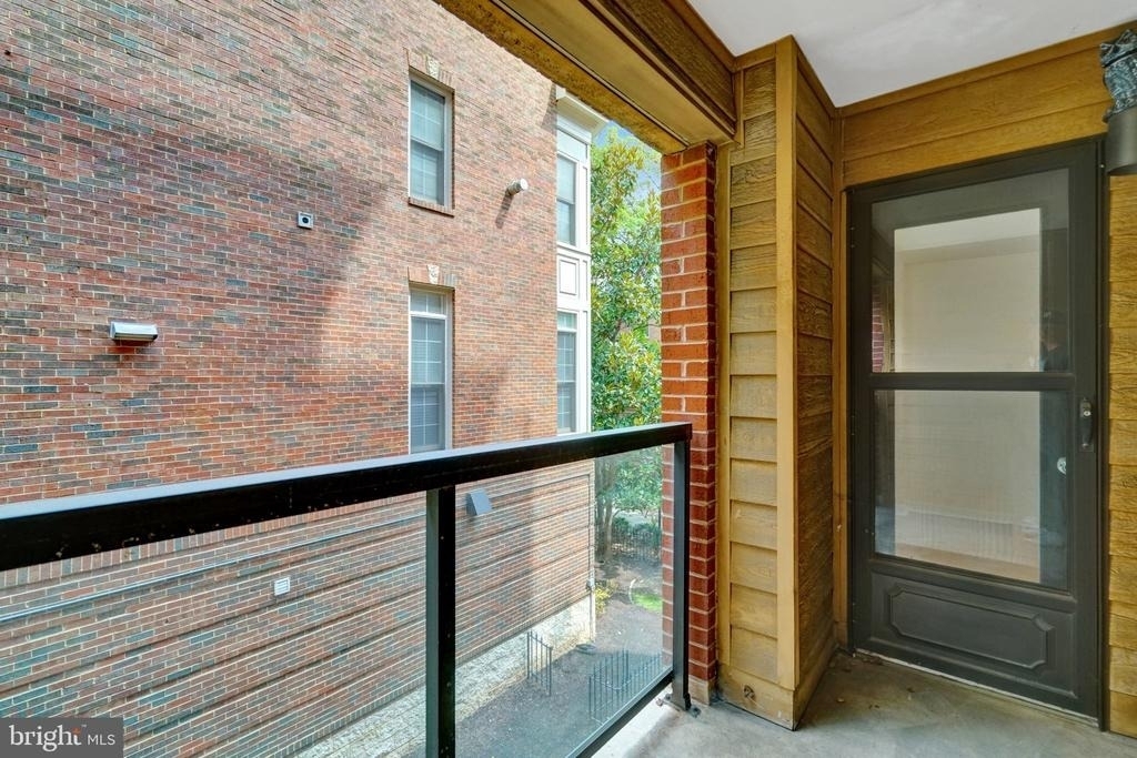 1029 N Stuart Street N - Photo 38