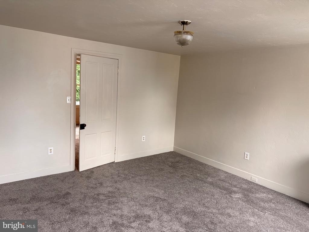 424 Smith Street - Photo 2