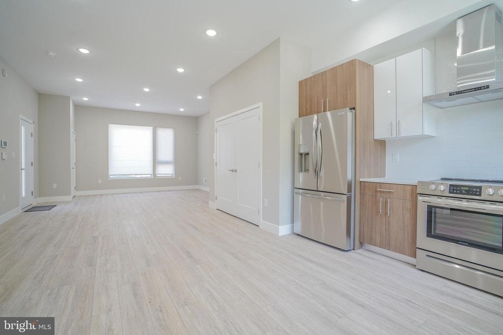 1201 N Taylor Street - Photo 12