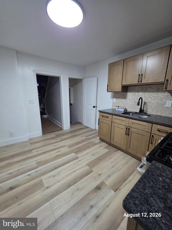 4228 N Fairhill Street - Photo 12