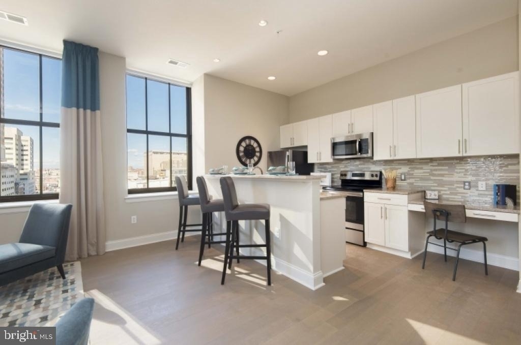 235 N Columbus Boulevard - Photo 42