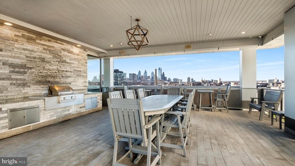 235 N Columbus Boulevard - Photo 11