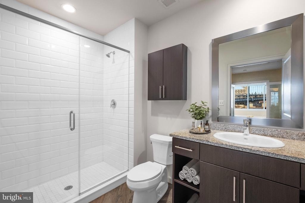235 N Columbus Boulevard - Photo 7
