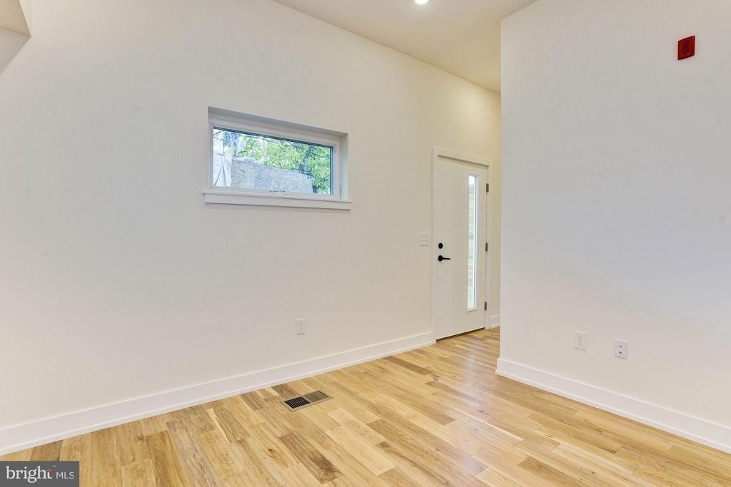 2010 Amber Street - Photo 8