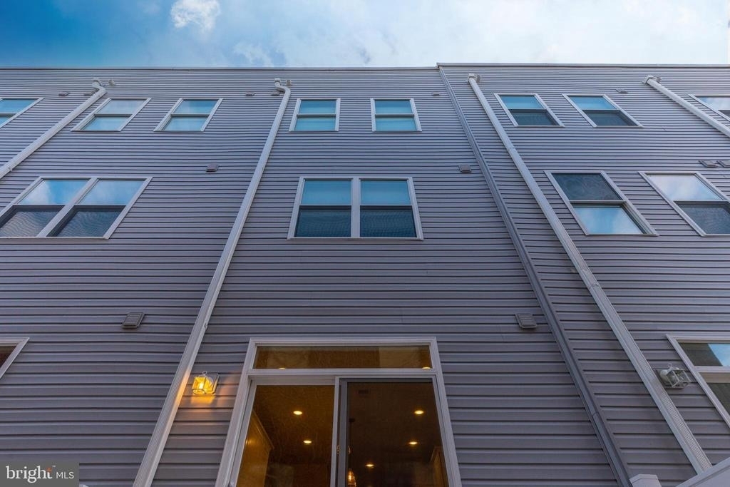 143 W Huntingdon Street - Photo 19