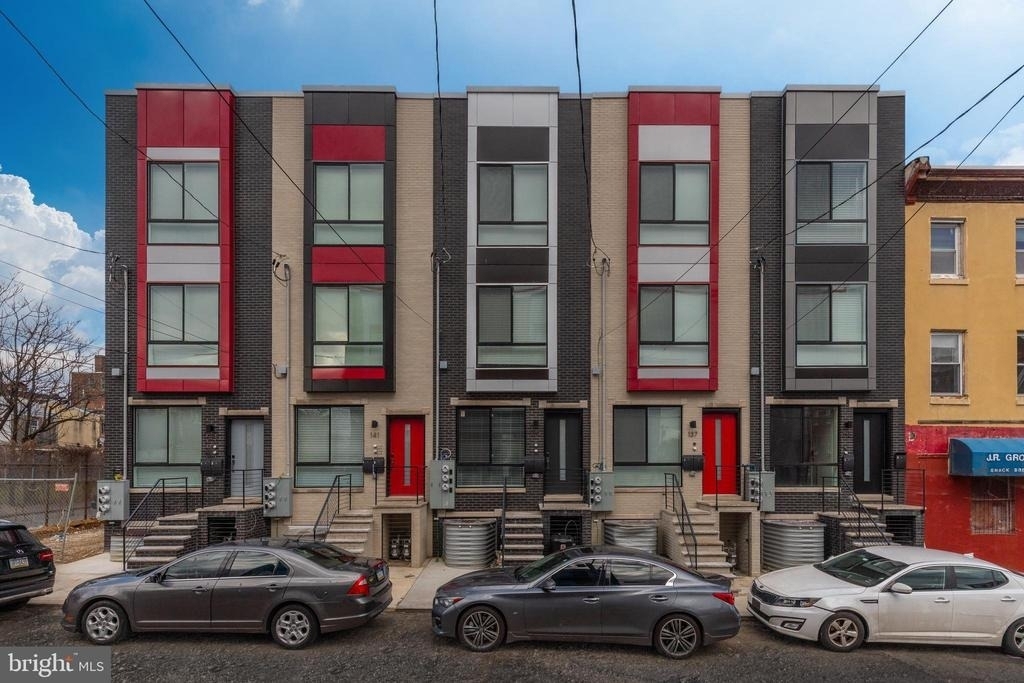 143 W Huntingdon Street - Photo 1