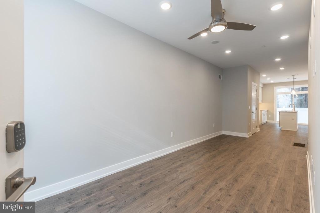 143 W Huntingdon Street - Photo 5