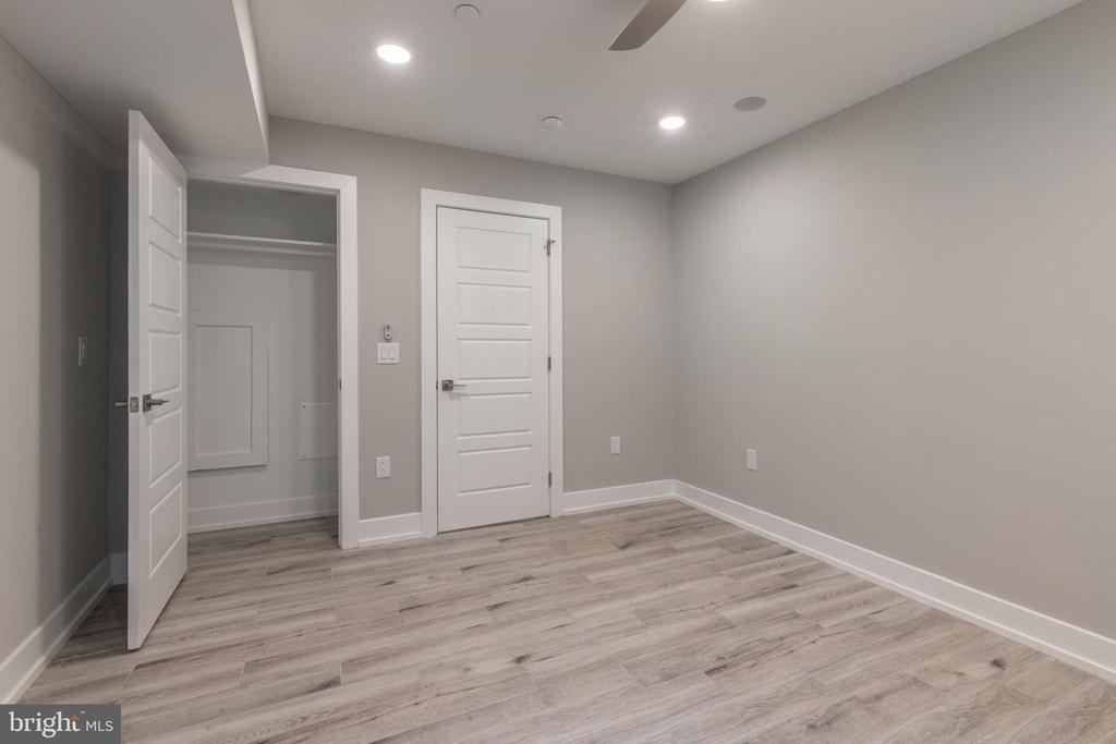 143 W Huntingdon Street - Photo 10