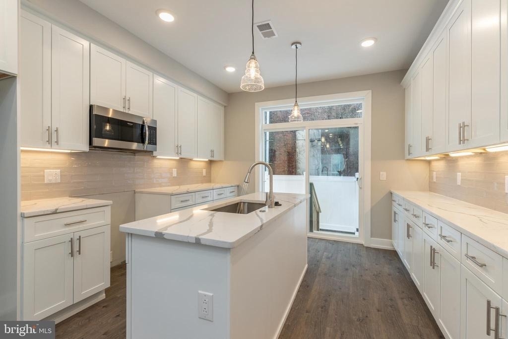 143 W Huntingdon Street - Photo 2