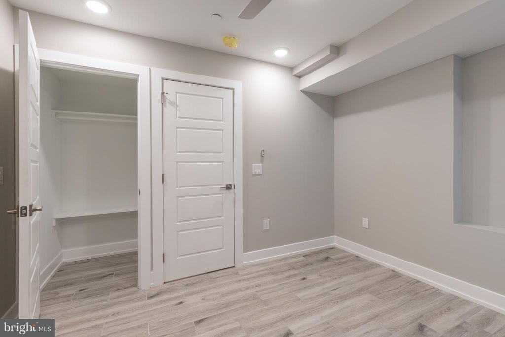143 W Huntingdon Street - Photo 15