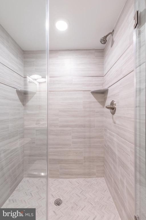 143 W Huntingdon Street - Photo 13