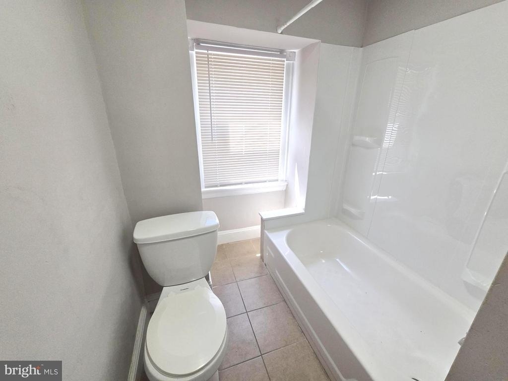 509 E Washington Lane - Photo 10