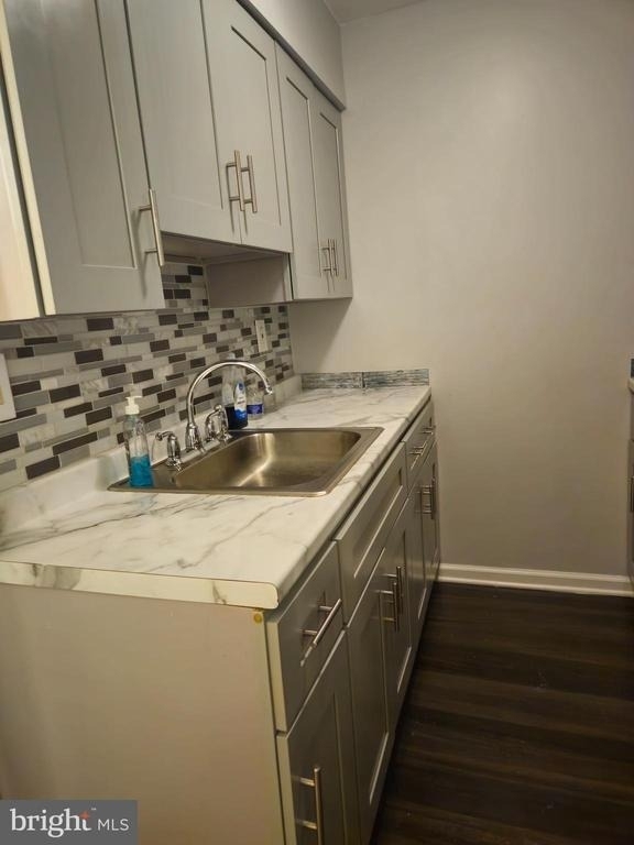 218 E Price Street - Photo 8