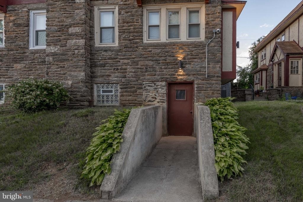6649 Blakemore Street - Photo 35