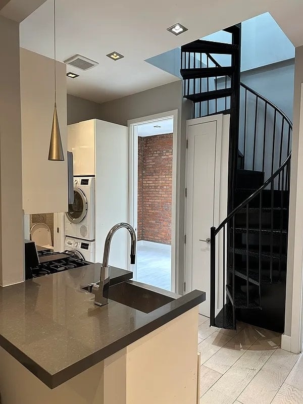 East 119th Street - Photo 1