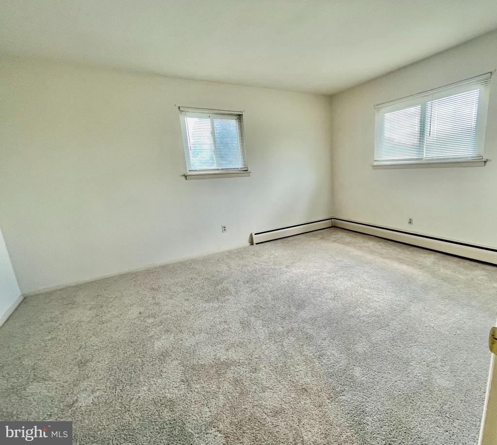 137 W Fifth Avenue - Photo 4
