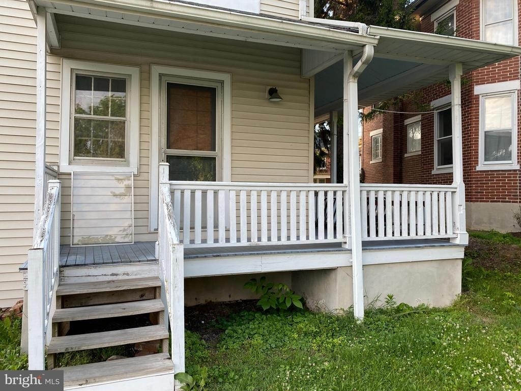 210 W Main Street - Photo 1