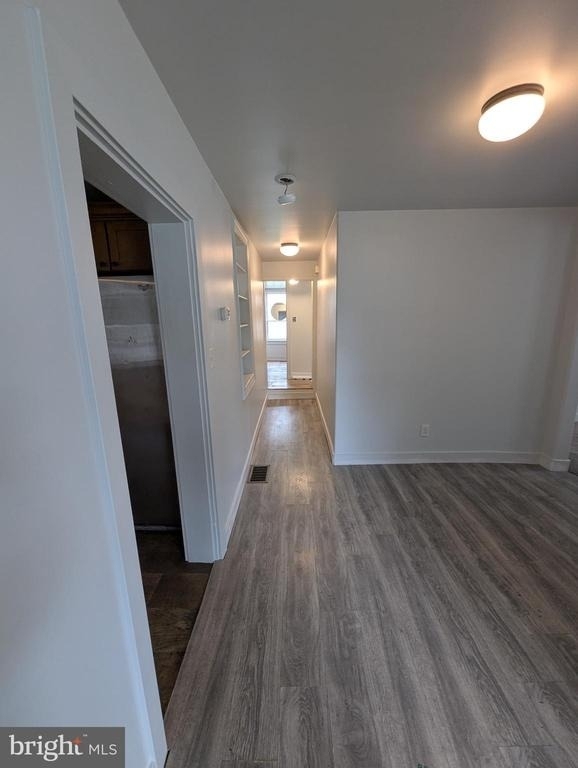 210 W Main Street - Photo 8