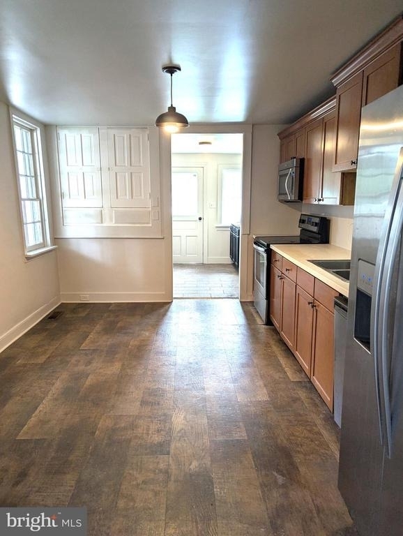 210 W Main Street - Photo 2