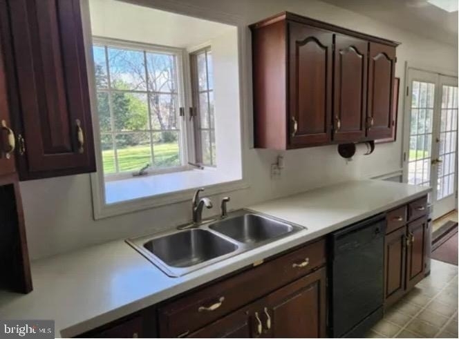 1976 Sterling Place - Photo 2