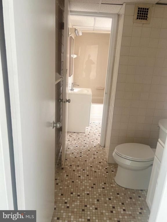 1030 E Lancaster Avenue - Photo 5