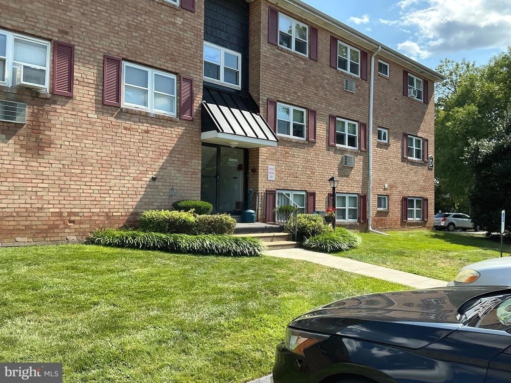 335 E Lancaster Avenue - Photo 0