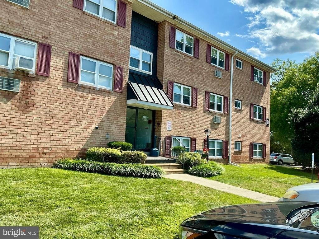 335 E Lancaster Avenue - Photo 1