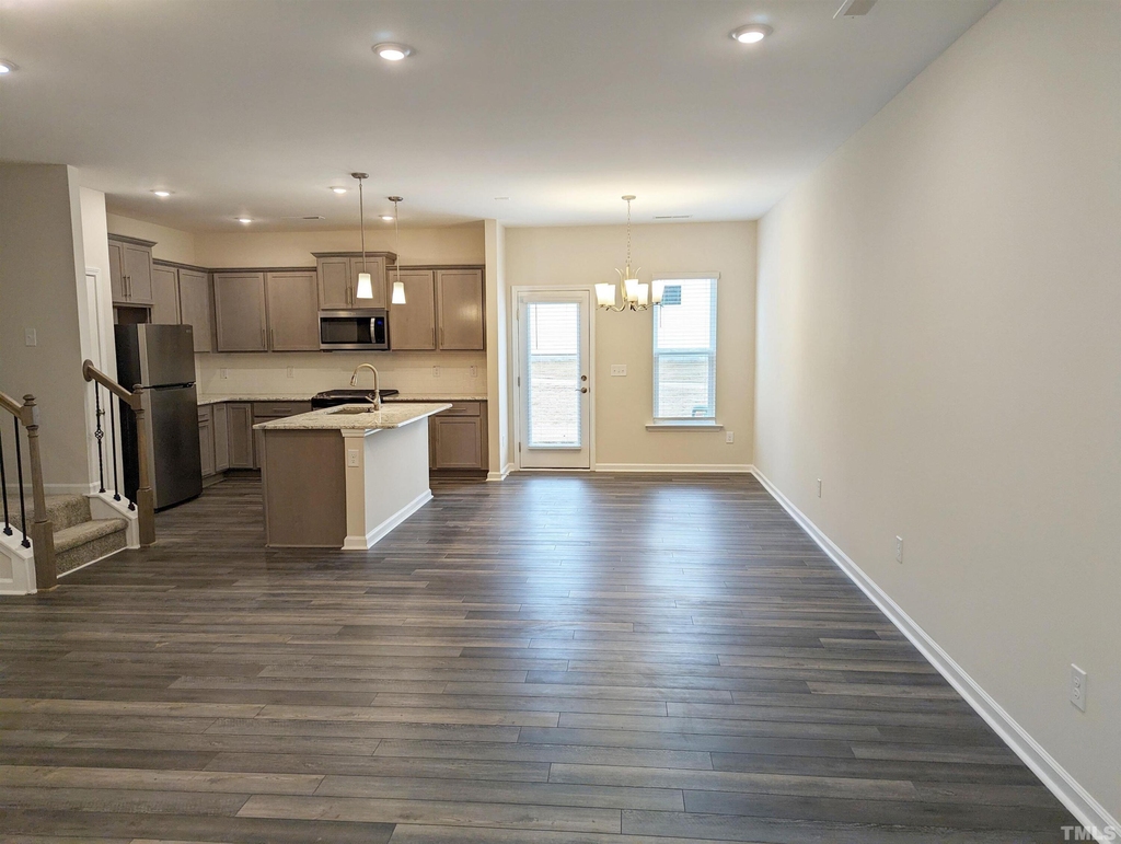 1527 Smoky Mountains Street - Photo 3
