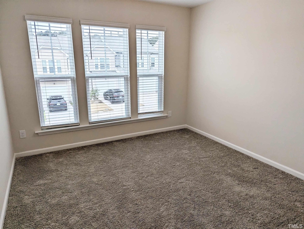 1527 Smoky Mountains Street - Photo 11