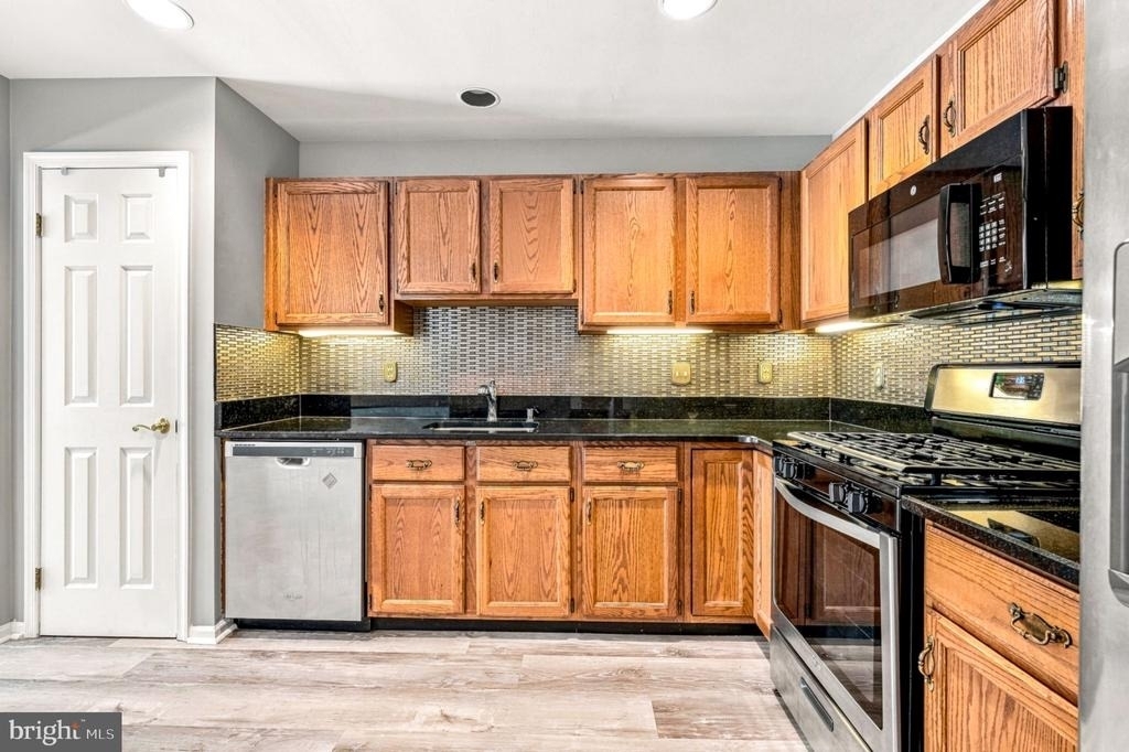 103 Greenbrook Court - Photo 9
