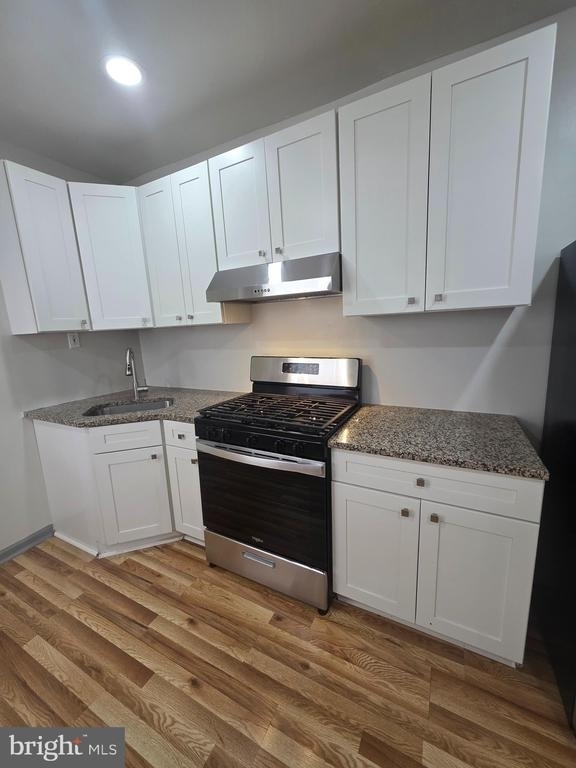 1121 Douglass Street - Photo 4