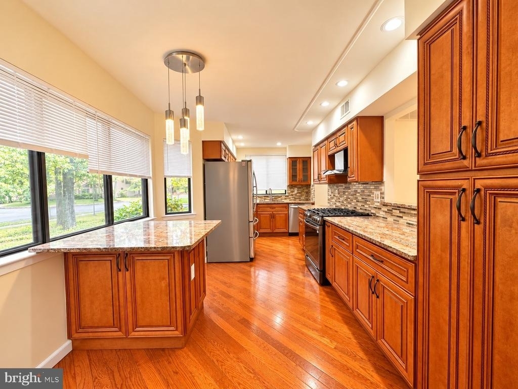 173 Sayre Drive - Photo 9