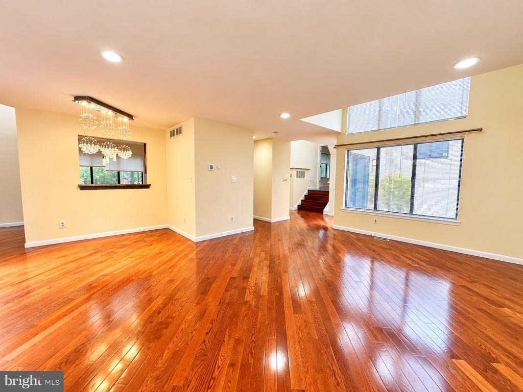 173 Sayre Drive - Photo 4